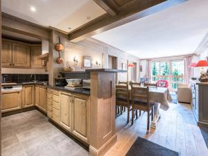 Appartement convivial 3 chambres avec accès pistes à Val-dIsère - FR-1-518-88