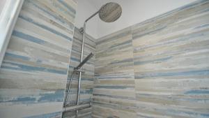ALBERO DI ANTONIA ROOM, by Salento Affitti