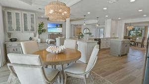 Villa Vivara, Stylish 4BR Villa with Heated Pool