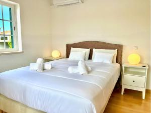 Retiro DAlma - Beautiful Villa with Garden & BBQ Near Sesimbra Beach