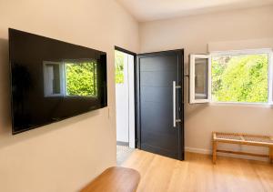 Banana Bungalow, Tranquil Escape Near Funchal