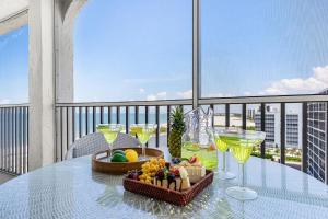 BEACHFRONT -Steps from Sparkling Sand and Surf - Creciente PH13 - Roelens