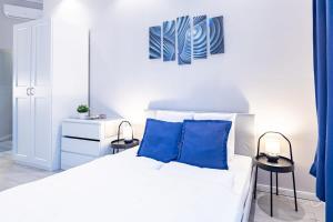 Very Central - Comfy - Design Studio