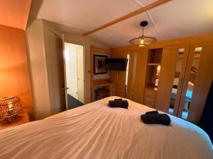 Veluwe Chalet Hoenderloo - Private Jacuzzi, Pool & Kids Club