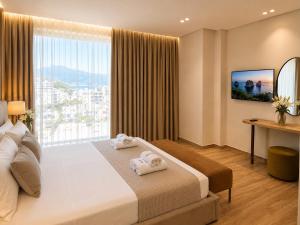 Avenue Hotel