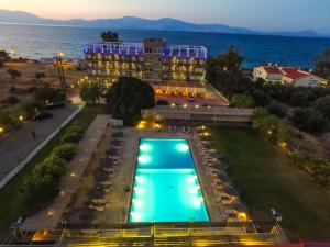 Black & White Resort