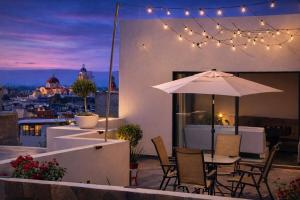 Centric house Game Room Terrace Family