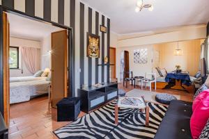Mika Beach Apartment by Dreamplaces
