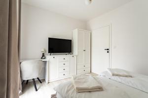 Marina Gdańsk Modern Apartment by BookingHost