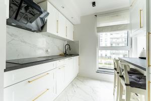 Marina Gdańsk Modern Apartment by BookingHost