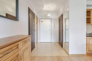 Silesia City Center Spacious Apartment by BookingHost
