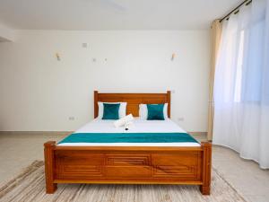4 Bedroom Nyali -Mombasa Lizzy Residence - Serene, Self Check In, 10 Pax Max, Spacious , Fast WiFi, Near Mall , Near Beach
