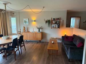 Cozy Family Home with Garden and Free Parking