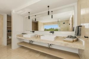 Luxury Penthouse with Oasis Private Rooftop