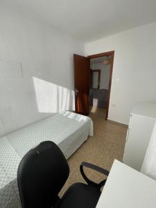 Cozy room near Nuevo Mestalla
