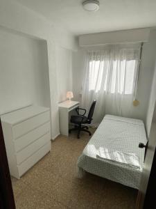 Cozy room near Nuevo Mestalla