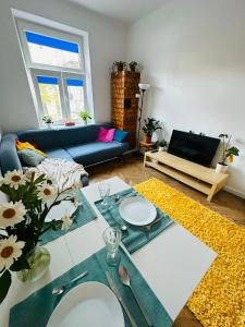 Old Town Art Apartment - 5 Minutes from Main Square