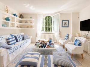 Pietrasanta Sea Villa near Forte dei Marmi with Private Pool & Park