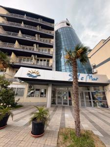 Sol e Mar New 1 Bedroom Apartment 300 m to Beach
