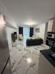 Sol e Mar New 1 Bedroom Apartment 300 m to Beach