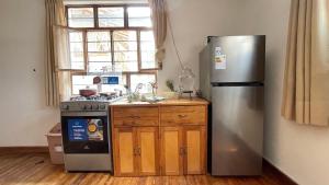 Casa Paqocha Urubamba - Hotel & Garden - Shared Kitchen & Hot Water - Long Stays