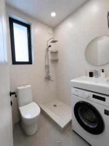 Bright Apartment near Marjanishvili Metro
