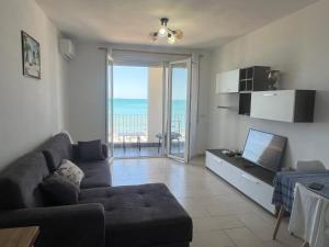 Direct sea view