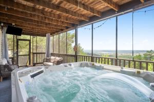 Hillside Oasis - Lake & Sunset Views with Hot Tub