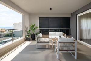 Apartment with Panoramic Sea View
