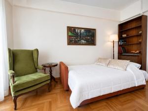 Acropolis Panorama 2BRM Apartment by MΡS