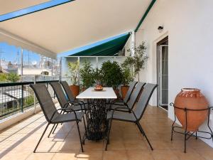 Acropolis Panorama 2BRM Apartment by MΡS