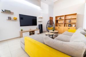 ALMAER Villa