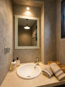 Modern 2BR - Fibre - Balcon - route de Casablanca