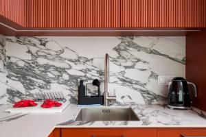 Chmielna Central Prestige Apartment by BookingHost