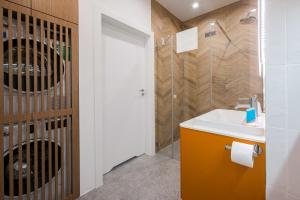 Chmielna Central Prestige Apartment by BookingHost