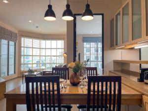 5 Mins to BTS l Large 75 sqm l Pool and Sauna