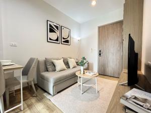 Near BTS l High-Rise Unit l Sauna