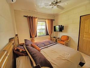Beachfront South Coast Apartment, Great Location!