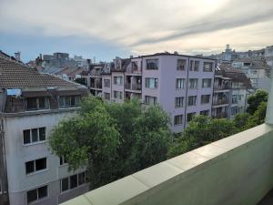 City and Beach Skyline 2BR Apartment 5th Floor Walk Up