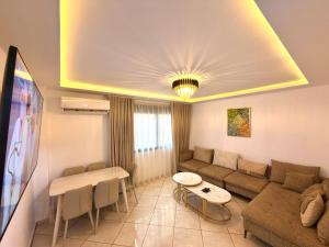 Elegant Apartment in Bir El Djir with Balcony