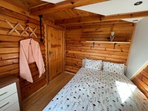 Uroczysko Łąkowe, Domki nad Kanałem Iławskim