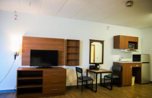 MainStay Suites Chicago Hillside
