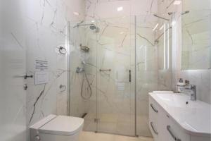 Penthouse Apartment Maya with Pool and Jacuzzi