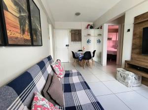 Apartamento com 2 quartos de FRENTE PARA O MAR