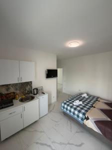 Apartments Gzim Peja