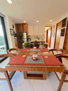 Casa Kalm - Ocean View - Rooftop Pool - Steps from the Beach