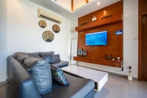 Rawai VIP VIllas 2D6 两卧室精装泳池别墅 步行到拉威海滩3分钟 拉威中心生活便利