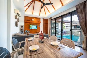 Rawai VIP VIllas 2D6 两卧室精装泳池别墅 步行到拉威海滩3分钟 拉威中心生活便利