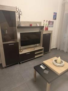 Cental Cozy Apartment Tsimiski