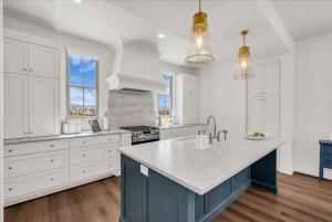 Gardenia House at Desert Color by Ember Stays